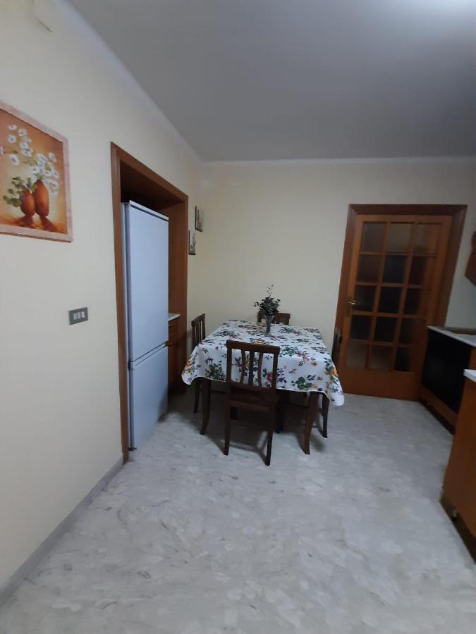 Holiday House Nel Cuore Di บารี ภายนอก รูปภาพ