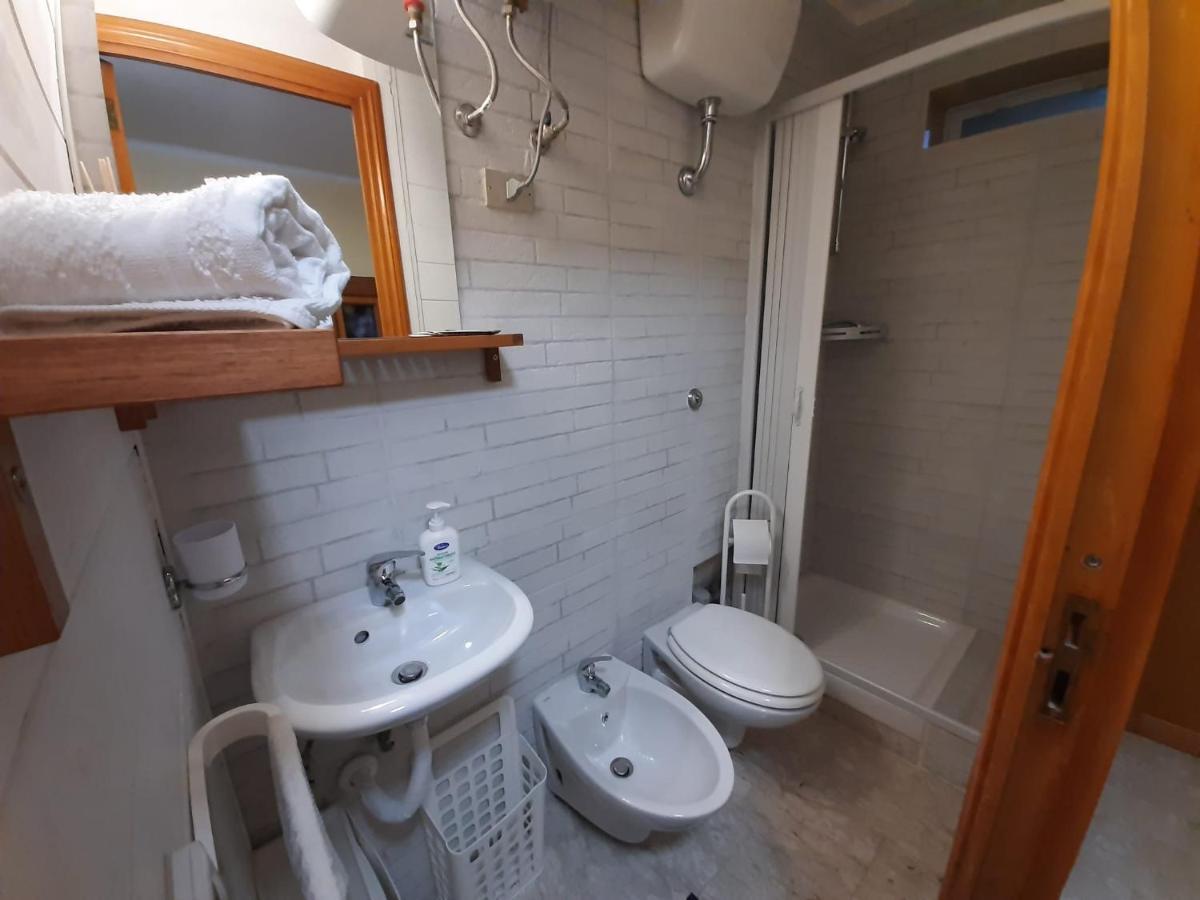 Holiday House Nel Cuore Di บารี ภายนอก รูปภาพ