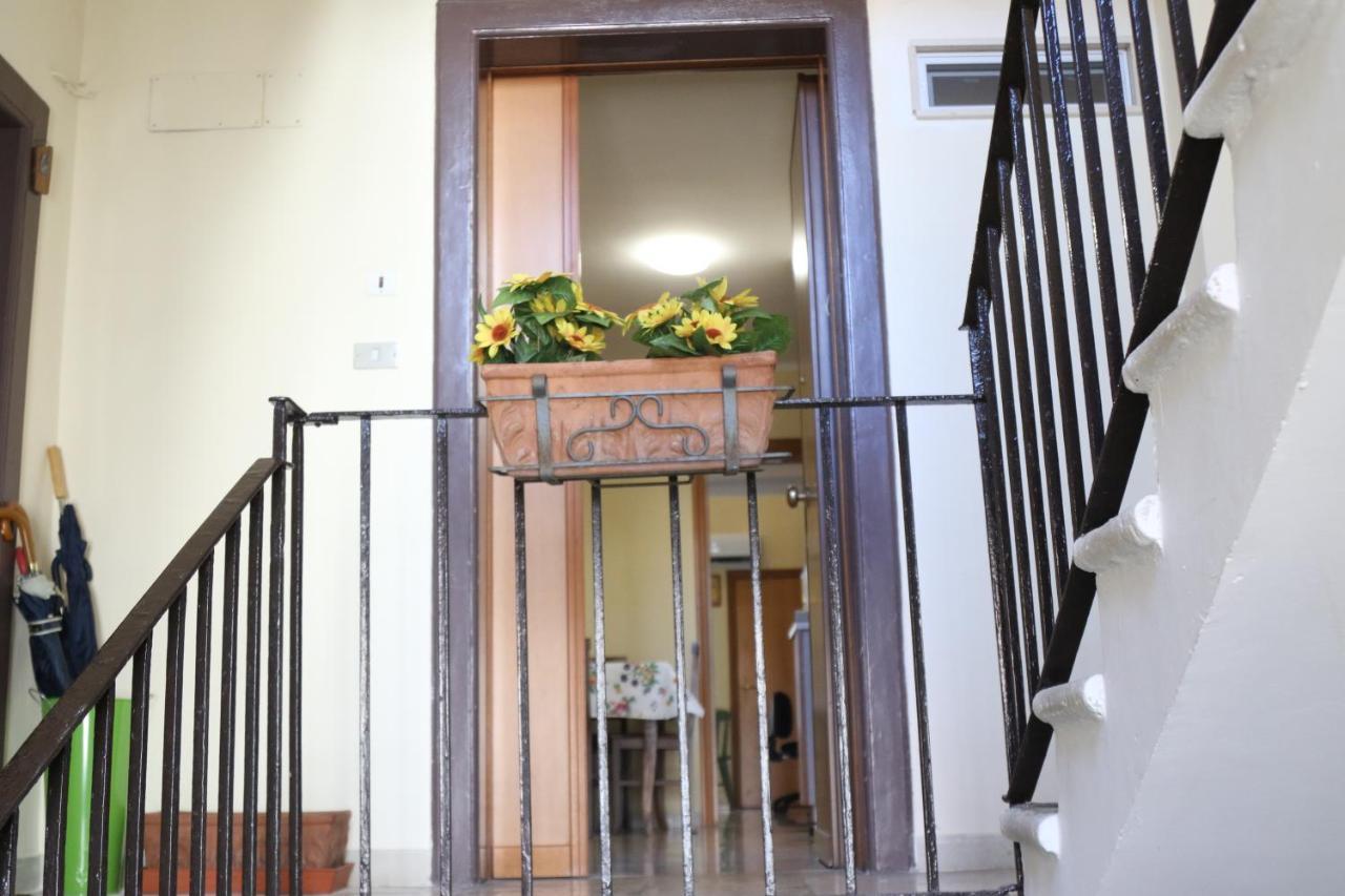 Holiday House Nel Cuore Di บารี ภายนอก รูปภาพ