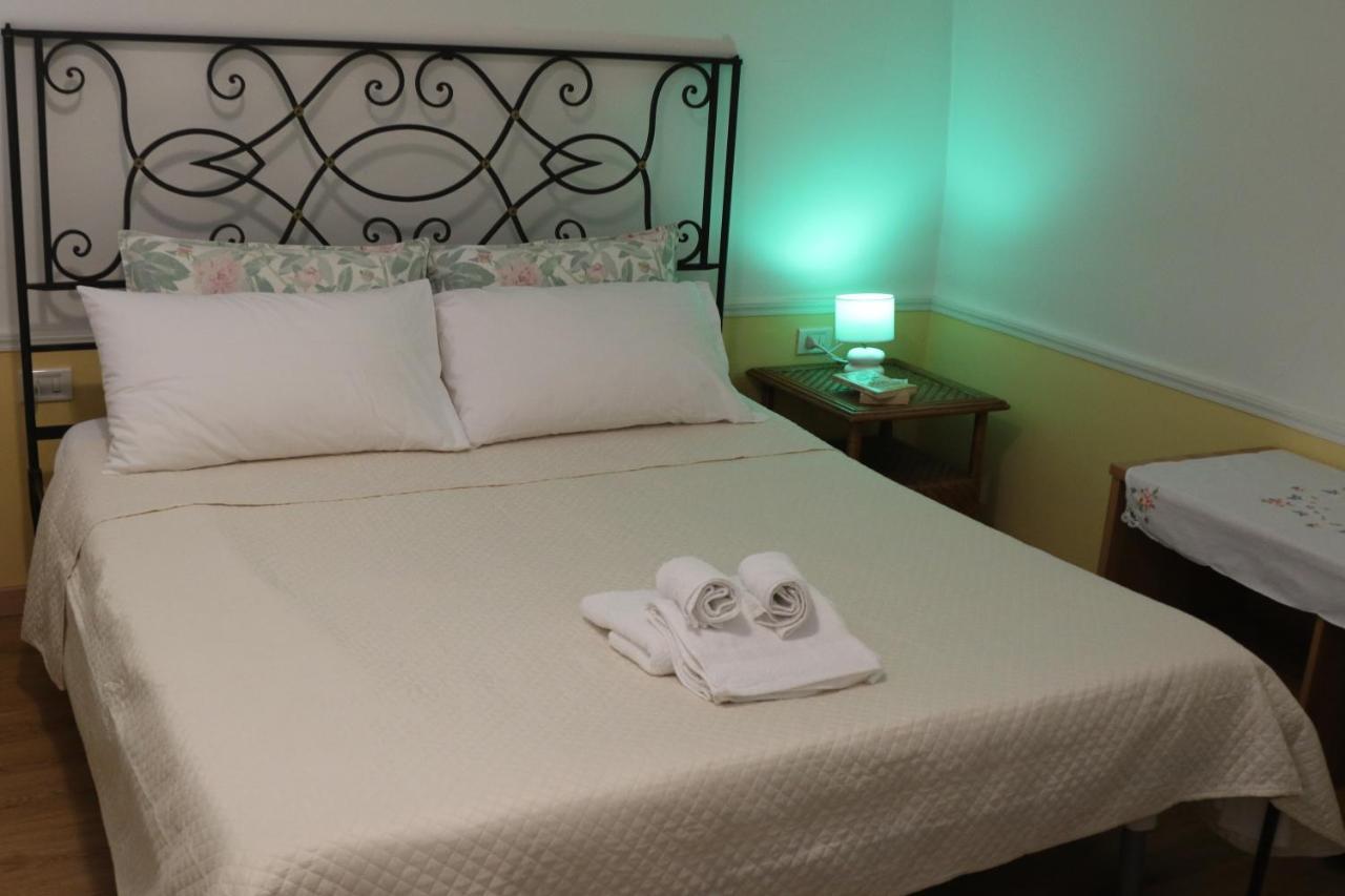 Holiday House Nel Cuore Di บารี ภายนอก รูปภาพ