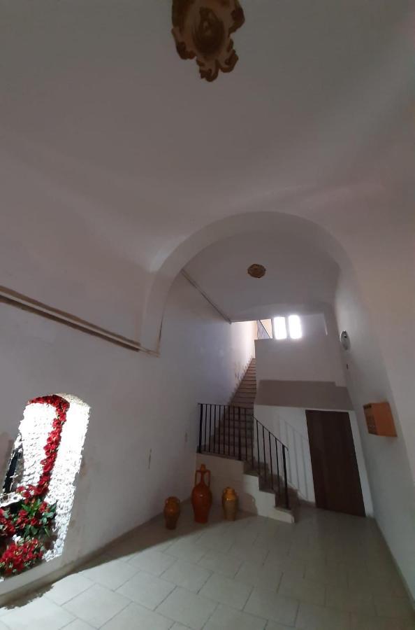 Holiday House Nel Cuore Di บารี ภายนอก รูปภาพ