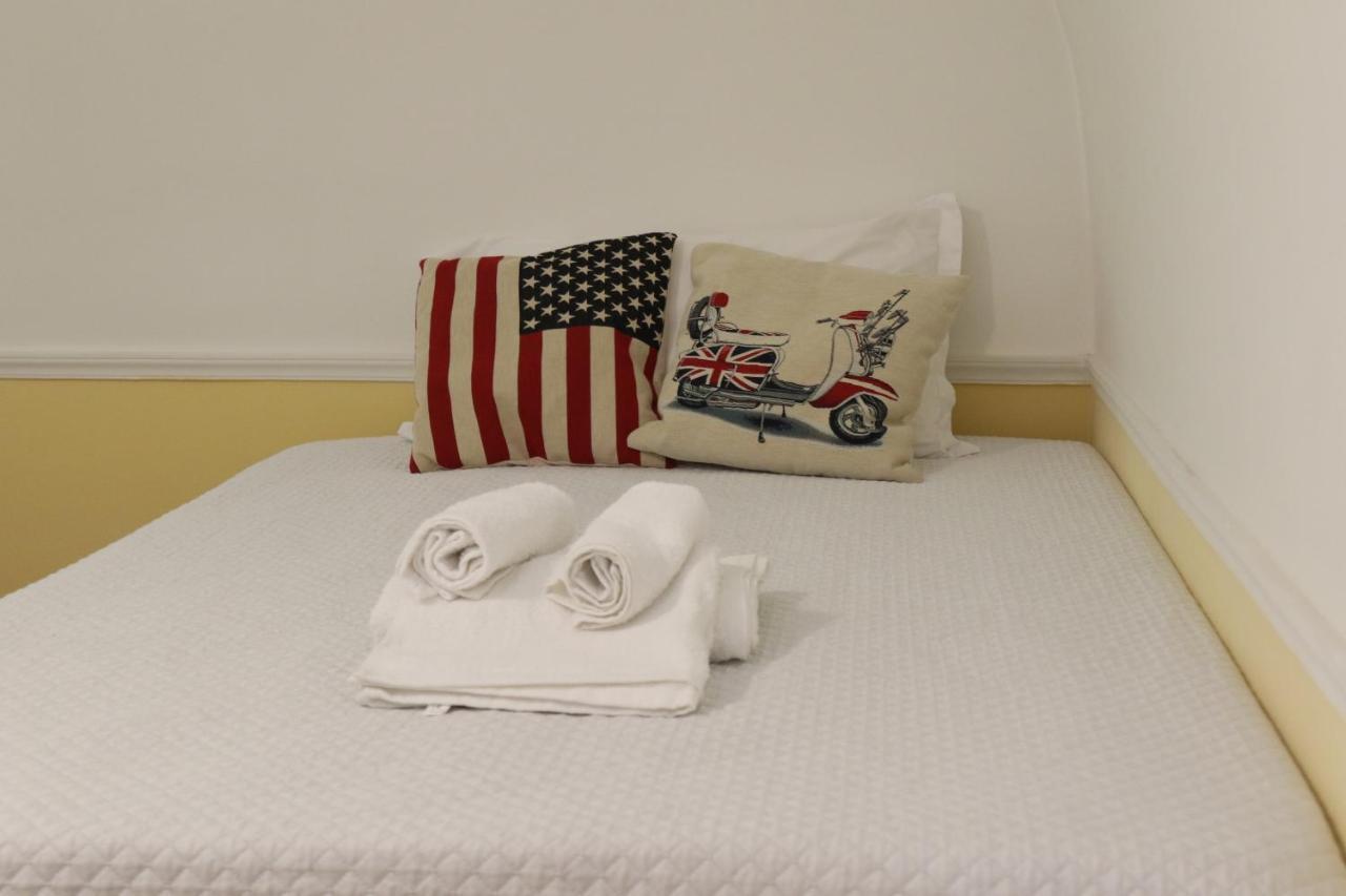 Holiday House Nel Cuore Di บารี ภายนอก รูปภาพ