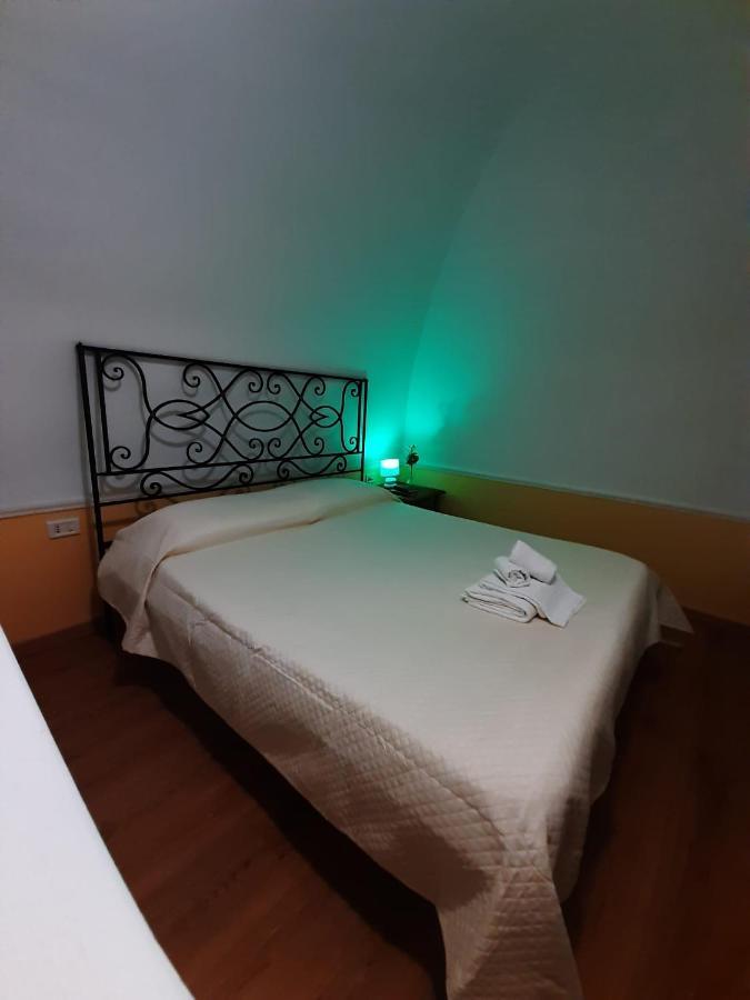 Holiday House Nel Cuore Di บารี ภายนอก รูปภาพ