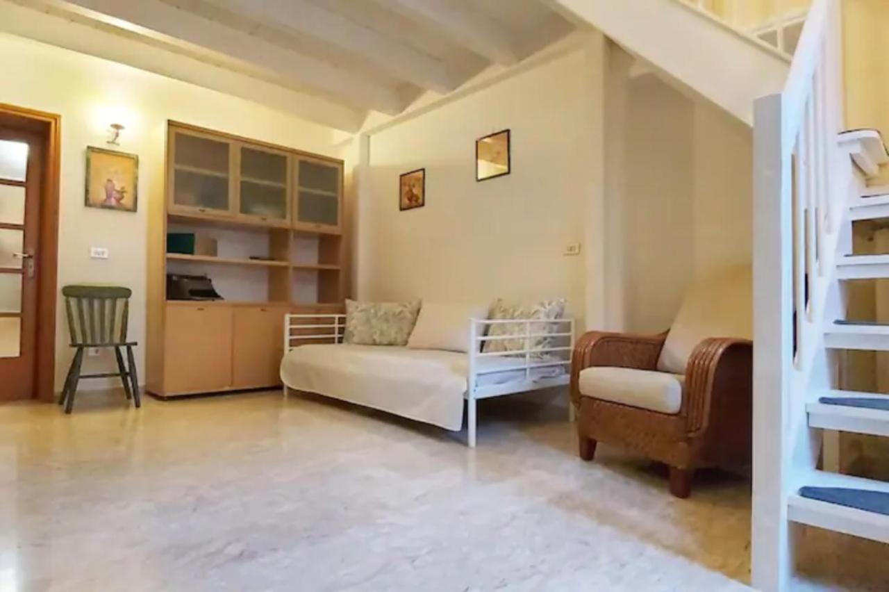 Holiday House Nel Cuore Di บารี ภายนอก รูปภาพ